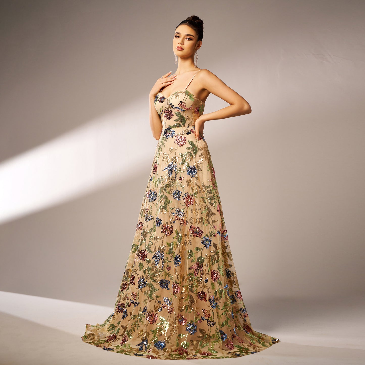 Elegant Sleeveless Sequined Evening Dress