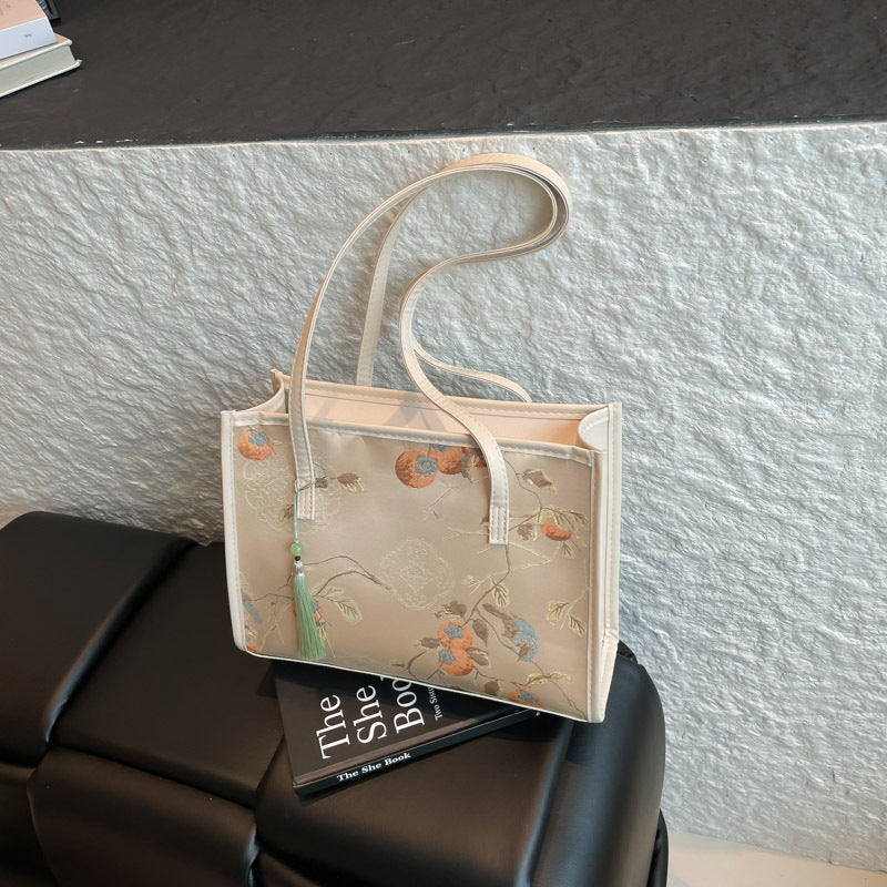 A Versatile Large-Tote Bag