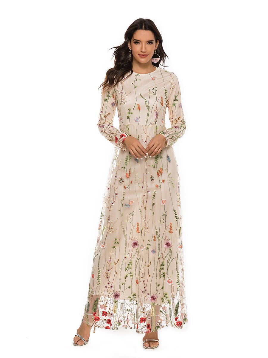 Long embroidery dress in Organza