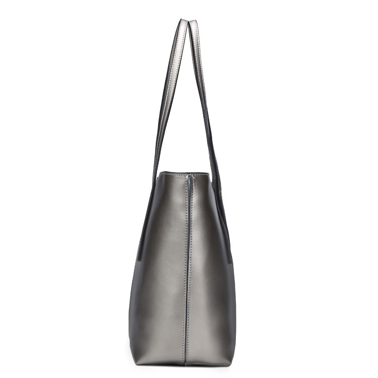 Mid Size Shoulder Bag in Calf Leather