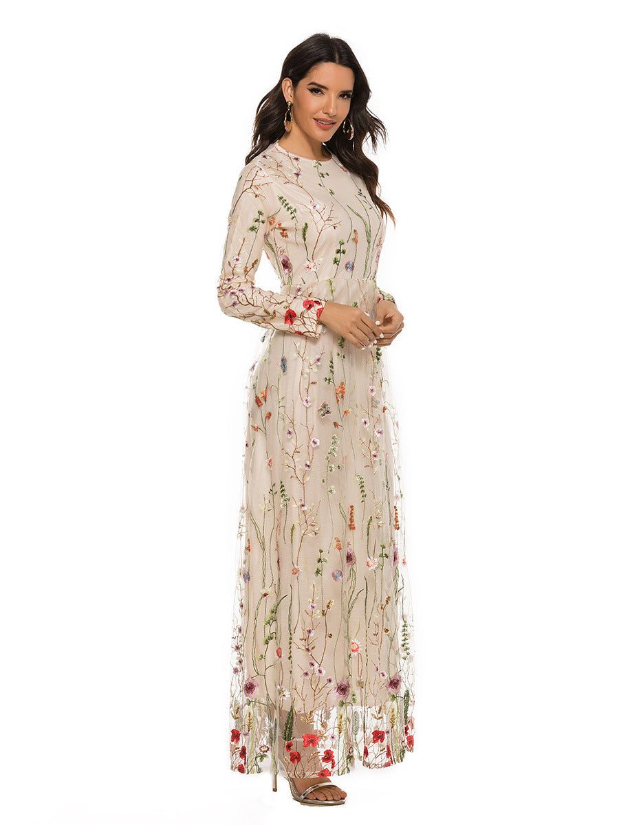 Long embroidery dress in Organza