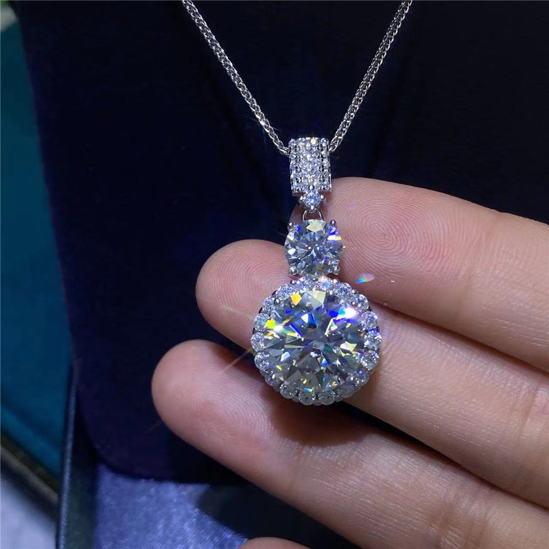Moissanite Pendant Of Drip Type Necklace