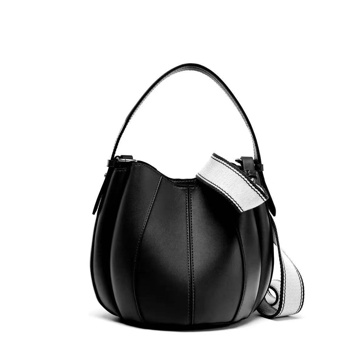 Lightweight Travel Bucket Bag