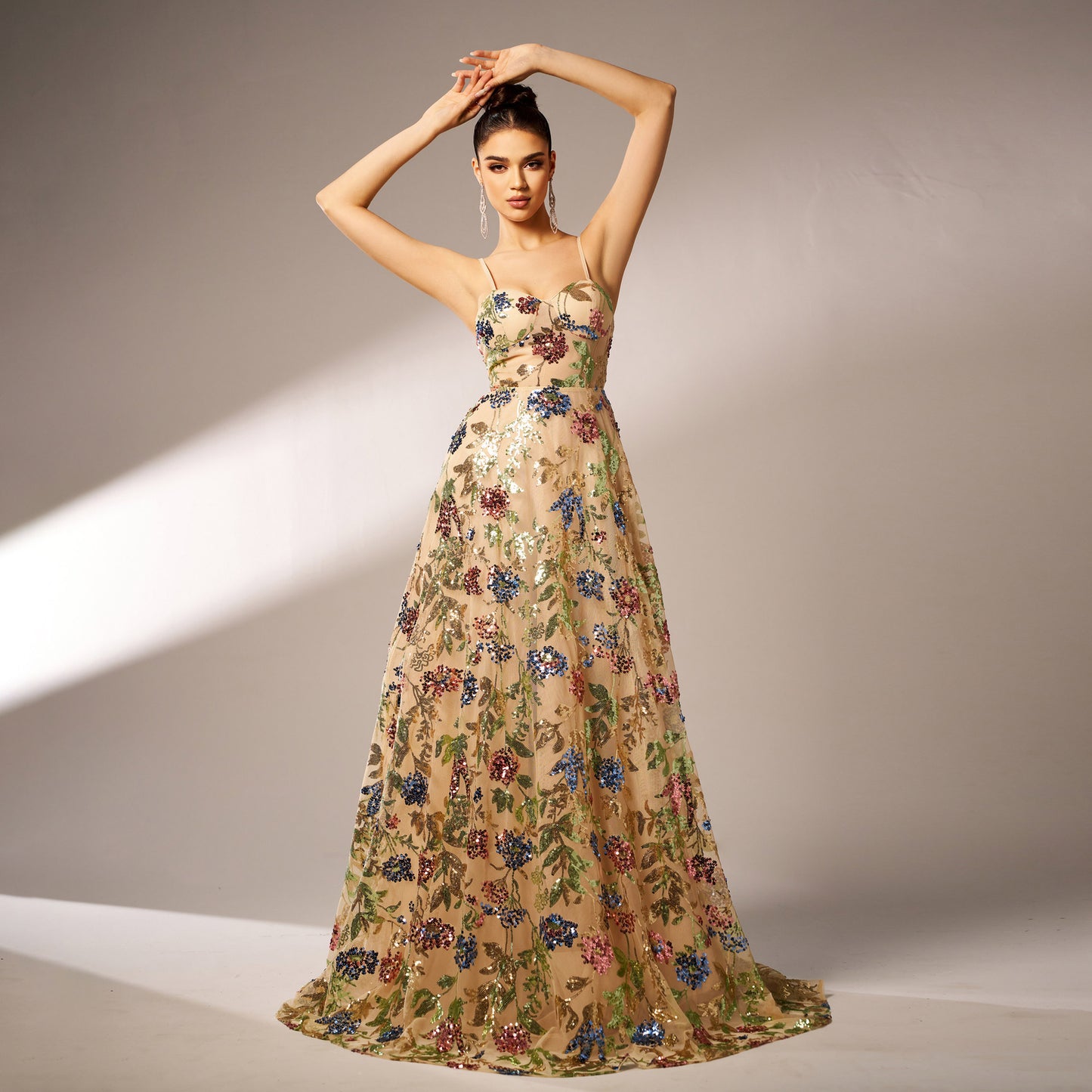 Elegant Sleeveless Sequined Evening Dress